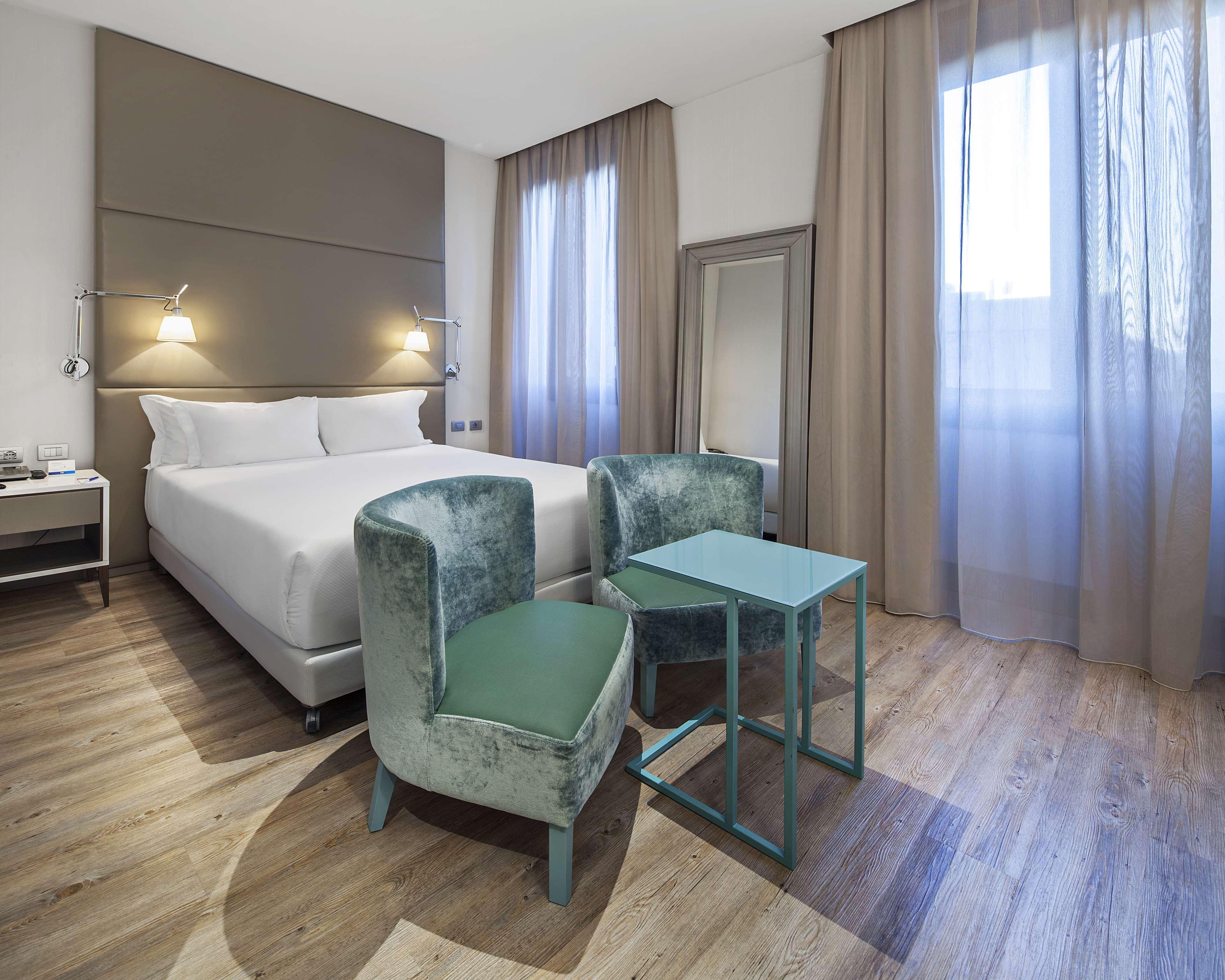 Hotel NH Milano Touring Esterno foto