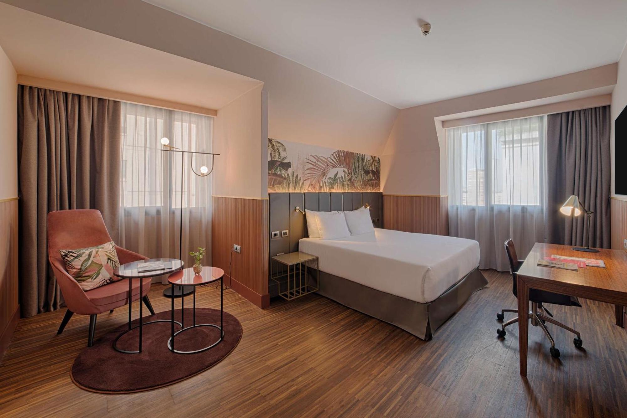 Hotel NH Milano Touring Esterno foto